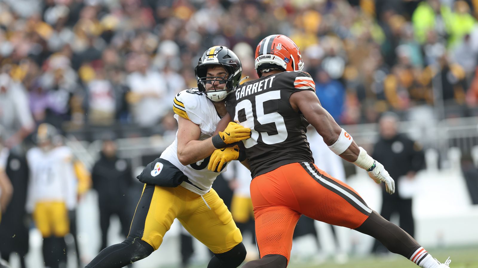 Steelers' Pat Freiermuth Will Love Finding This Out About Mike McCarthy (Steelers News). Photo by Scott Galvin / Imagn Images