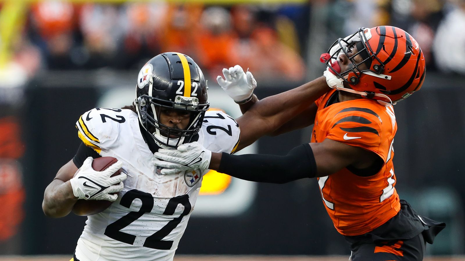 Steelers Insider Details Strange Moment When Najee Harris Allegedly Hit Him With His Shoulder (Steelers News). Photo by Joseph Maiorana / Imagn Images