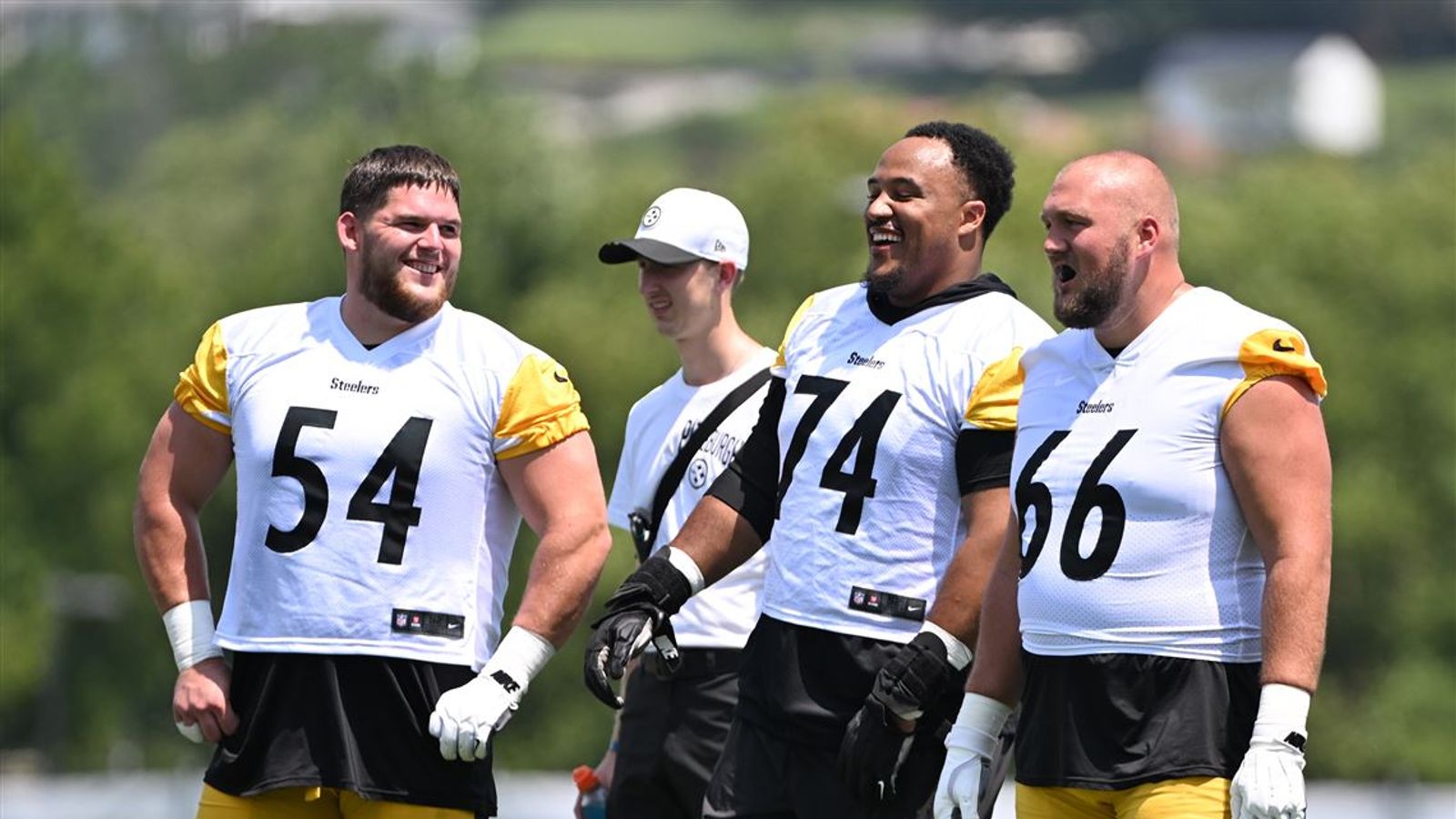 Steelers' Mason McCormick Provides Crucial Insight Into Why Pittsburgh's Offensive Line Started Season Slow (Steelers News). Photo by Sebastian Foltz/Post-Gazette