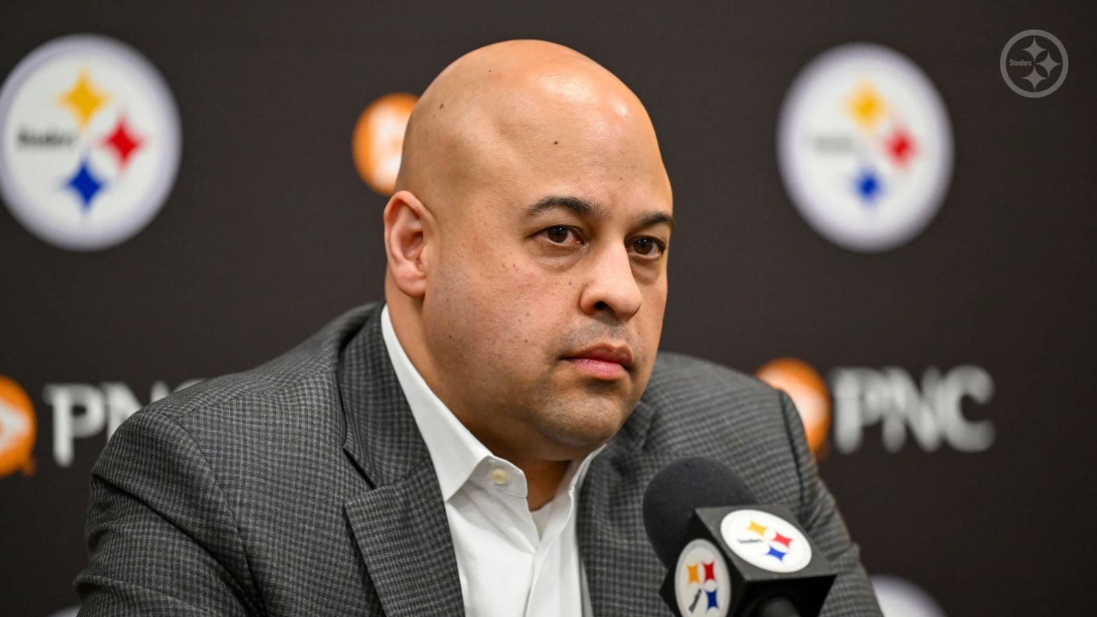 Schefter: Steelers Attempted A Surprising QB Trade Prior To Seriously Pursuing Aaron Rodgers (Steelers News). Photo by Karl Roser / Pittsburgh Steelers