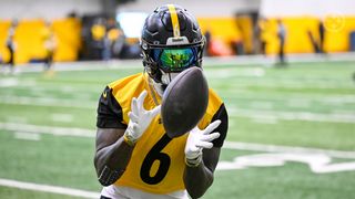 Steelers' Patrick Queen Takes Harsh Shot From His Former Teammate Ahead Of His Return To Baltimore (Steelers News). Photo by Karl Roser / Pittsburgh Steelers