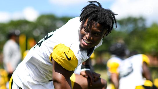 Steelers' George Pickens Has Hilarious Reaction To Bills' Mitch Trubisky Throwing A Bad Pass His Way (Steelers News)