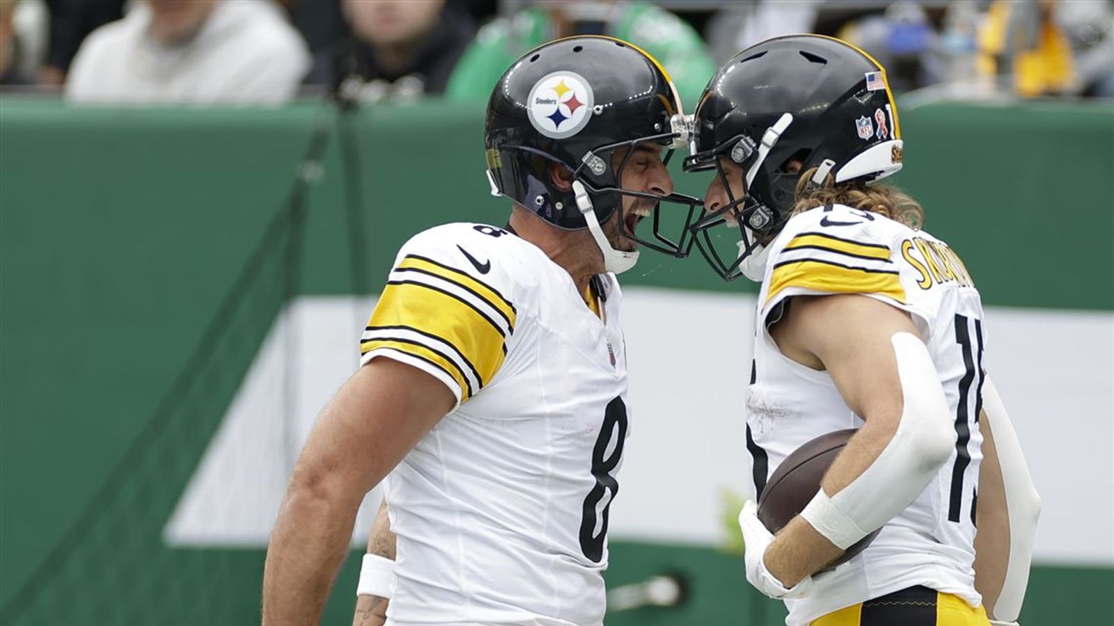 "So Selfish": Steelers' Aaron Rodgers Sparks Outrage From Hall Of Famer (Steelers News). Photo by Adam Hunger / AP Photo