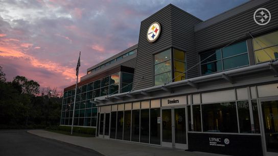 Steelers "Very Much Still Coasting" As Franchise's Roster Building Is Completely Trashed (Steelers News)