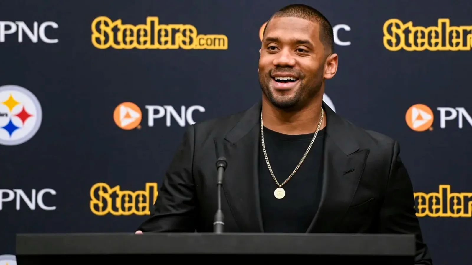 Steelers Quarterback Russell Wilson Makes Promise About Offense