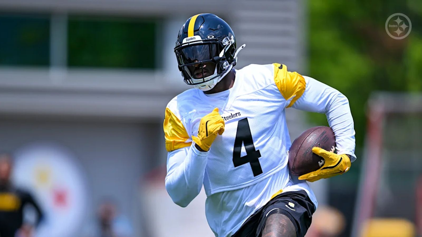 Steelers' DK Metcalf Sends Promising Message To Pittsburgh Receivers About His Leadership