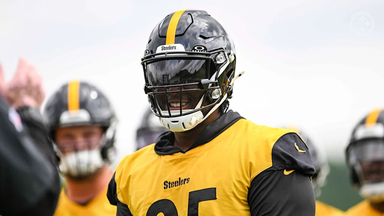 Steelers' Keeanu Benton Sends Challenging Message To Pittsburgh's Rookie Defensive Tackles  (Steelers News). Photo by Alysa Rubin / Pittsburgh Steelers