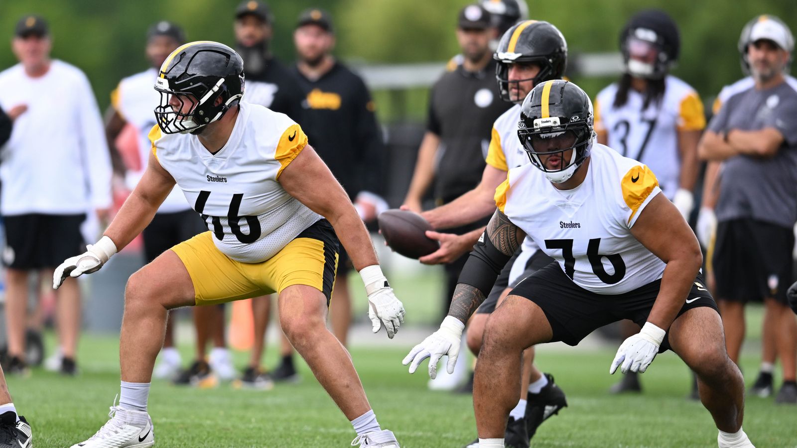 Hostile Exchange Breaks Out Between Steelers' Sebastian Joseph-Day And Troy Fautanu At Camp (Steelers News). Photo by Barry Reeger / Imagn Images