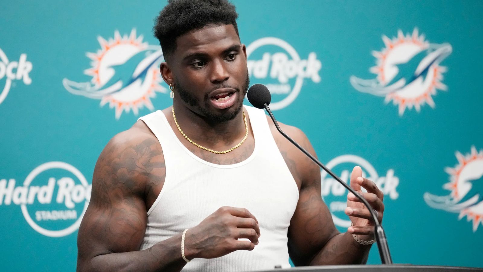Steelers' Trade Interest In Tyreek Hill Remains With One Big Caveat (Steelers News). Photo by AP Photo / Rebecca Blackwell