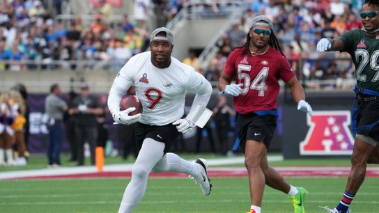 Steelers' Jonnu Smith Expected To Be Used As An Upgrade Over 1 Player From 2024 Roster. Photo by Kirby Lee / Imagn Images