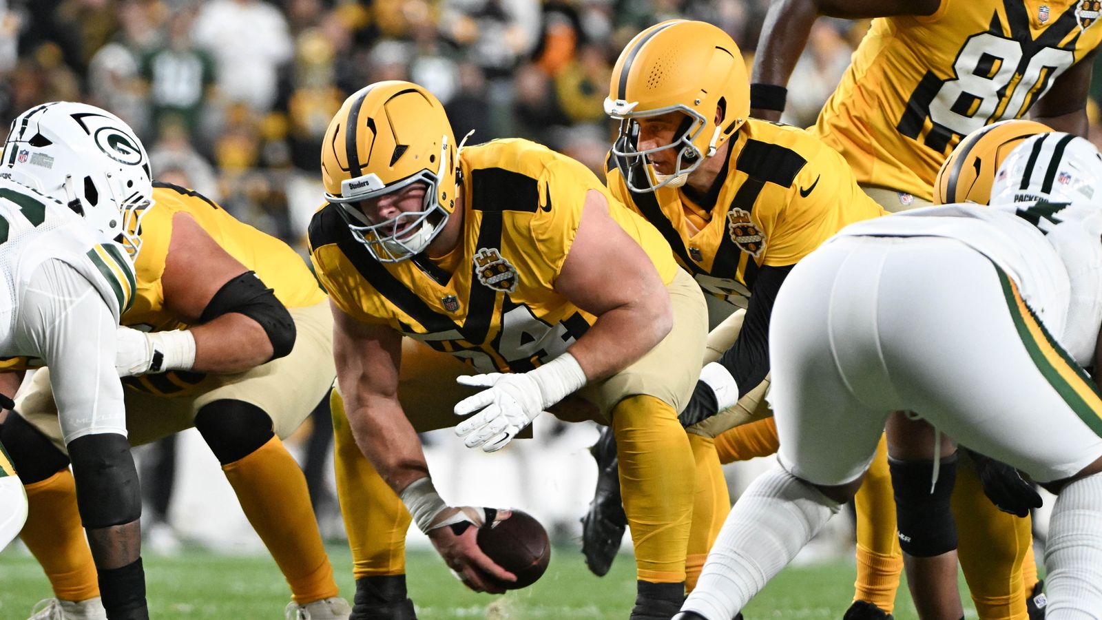 Steelers Fans Should Pay Close Attention To Free Agent Market As Zach Frazier's Price Tag Could Soon Be Revealed (Steelers News). Photo by Barry Reeger / Imagn Images