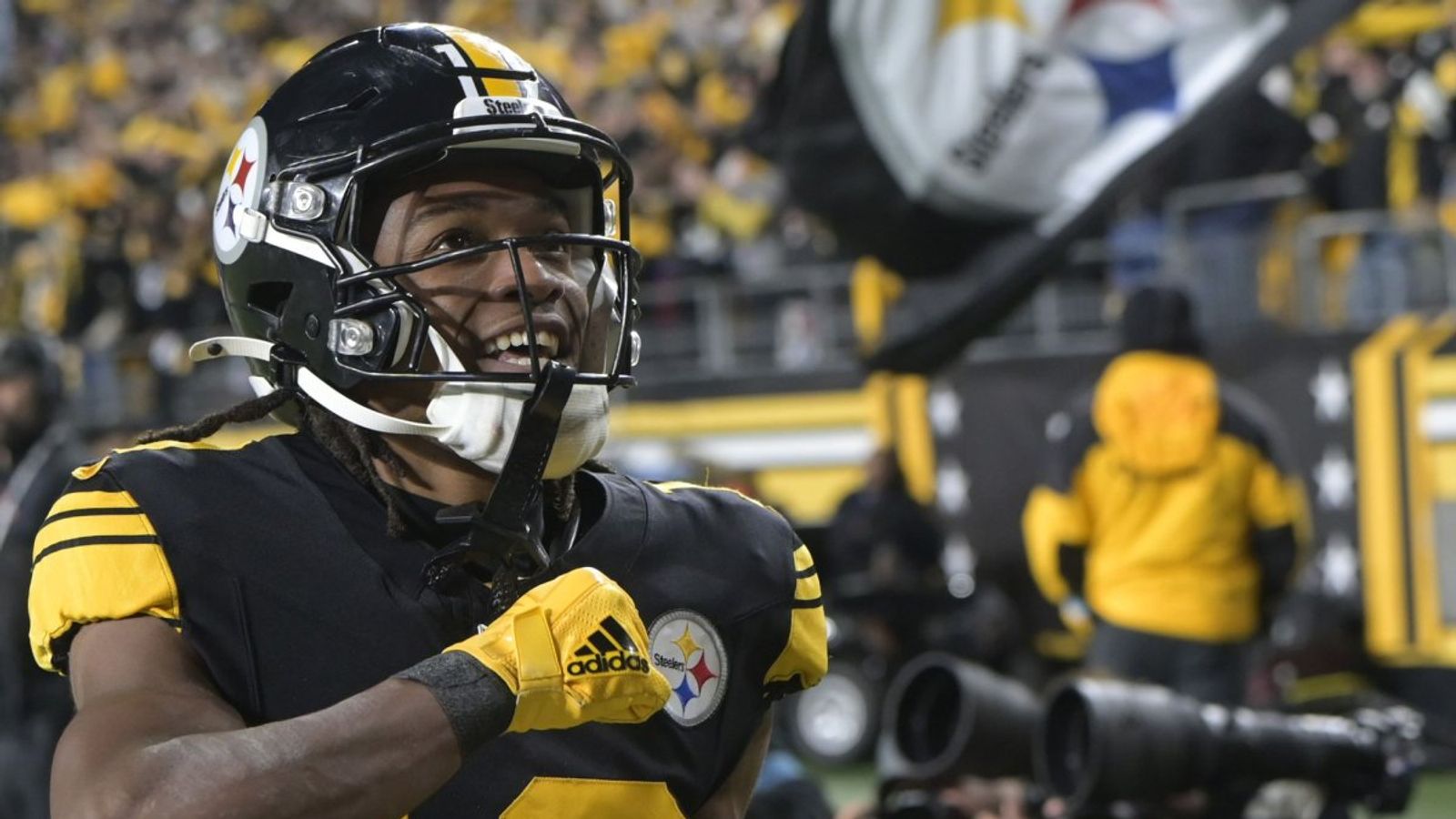 Named WR2 Steelers' Calvin Austin III Realizes Big Expectations Follow: "More Work Has To Be Put In" (Steelers News). Photo by Archie Carpenter / UPI