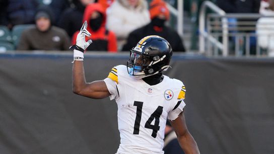 Trade Reasoning: Steelers Pinpointed A Potential Big Issue Between George Pickens And Aaron Rodgers. Photo by Jeff Dean / AP Photo