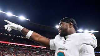 Steelers Insider Immediately Shuts Down Tight End Jonnu Smith Acquisition Rumor (Steelers News). Photo by Dolphins' tight end Jonnu Smith addressing fans during an away game
