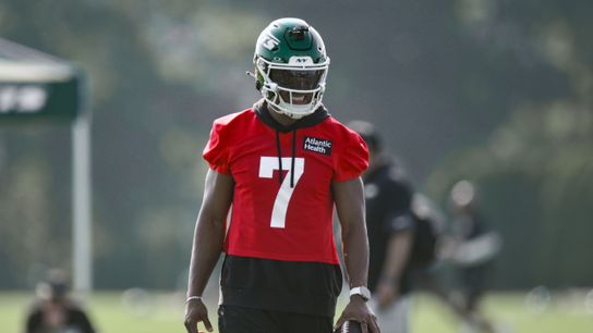 Former Steelers QB Justin Fields And The New York Jets' Offense Are Seriously Having Issues. Photo by John Jones / Imagn Images